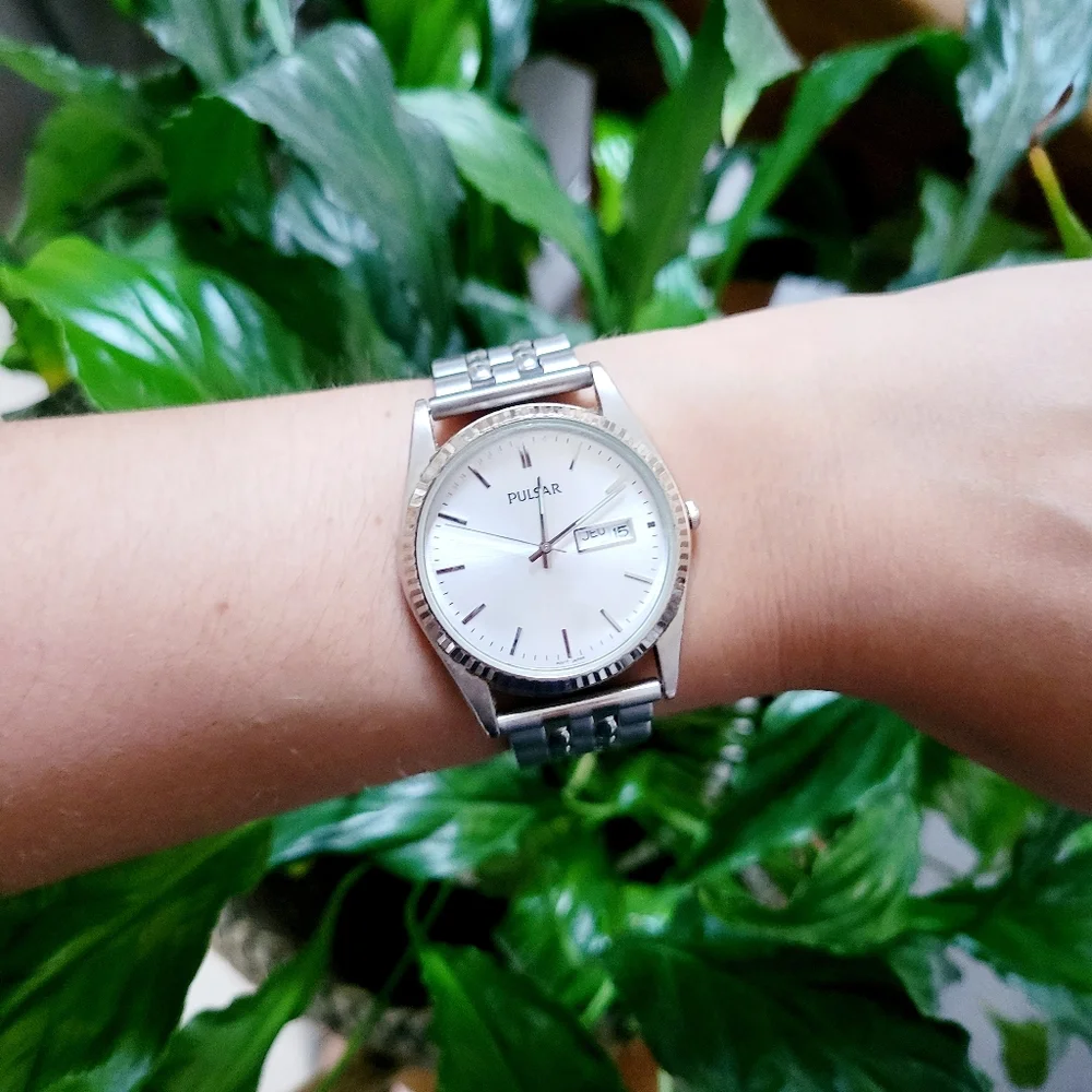 Classic Pulsar Silver Calendar Watch